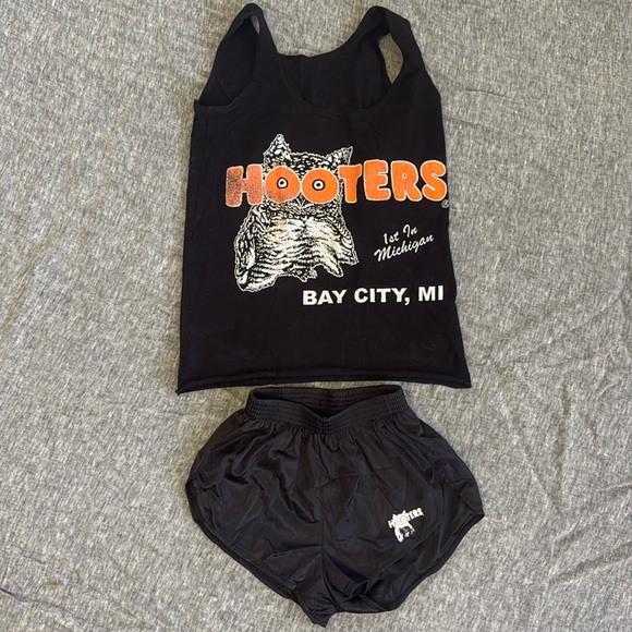 Vintage hooters tank & shorts set - Picture 1 of 10